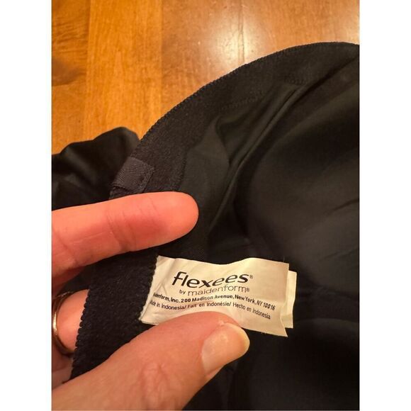 Woman’s flexees by maidenform shareware/body suit size 36C - Picture 3 of 4